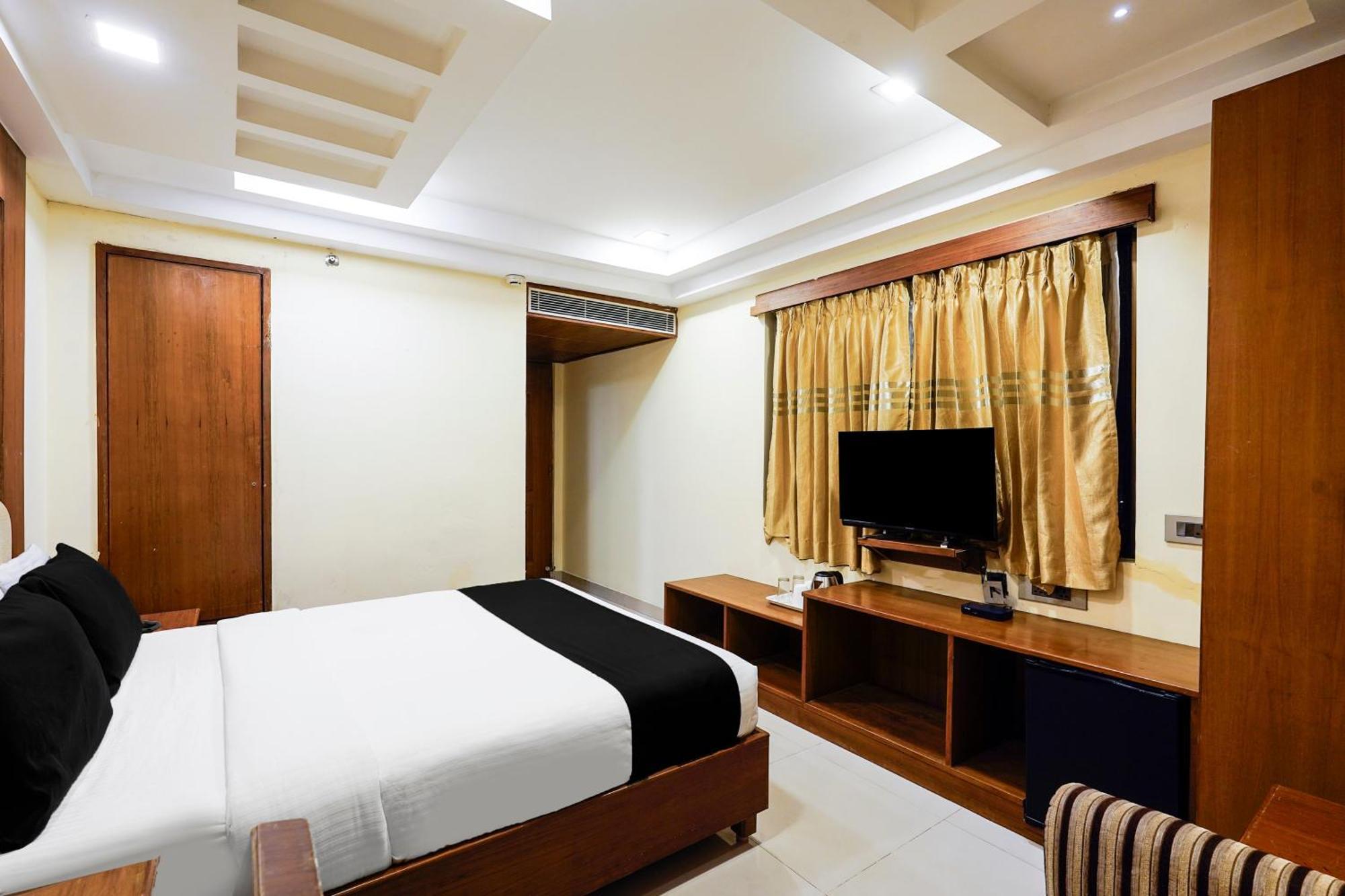 Super Townhouse Oak Alandur Near Chennai Airport Formerly Vijay Park Экстерьер фото